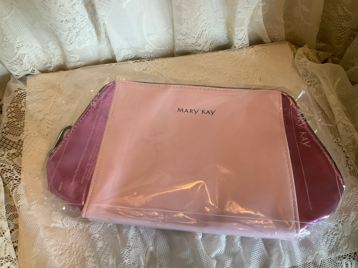 Mary Kay zipper bag