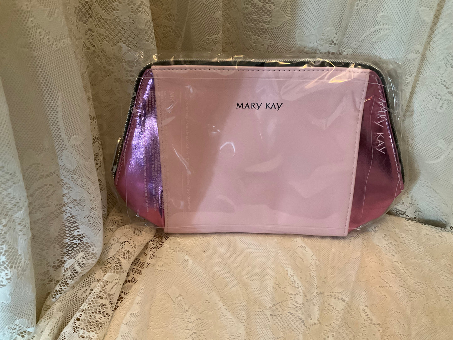 Mary Kay zipper bag
